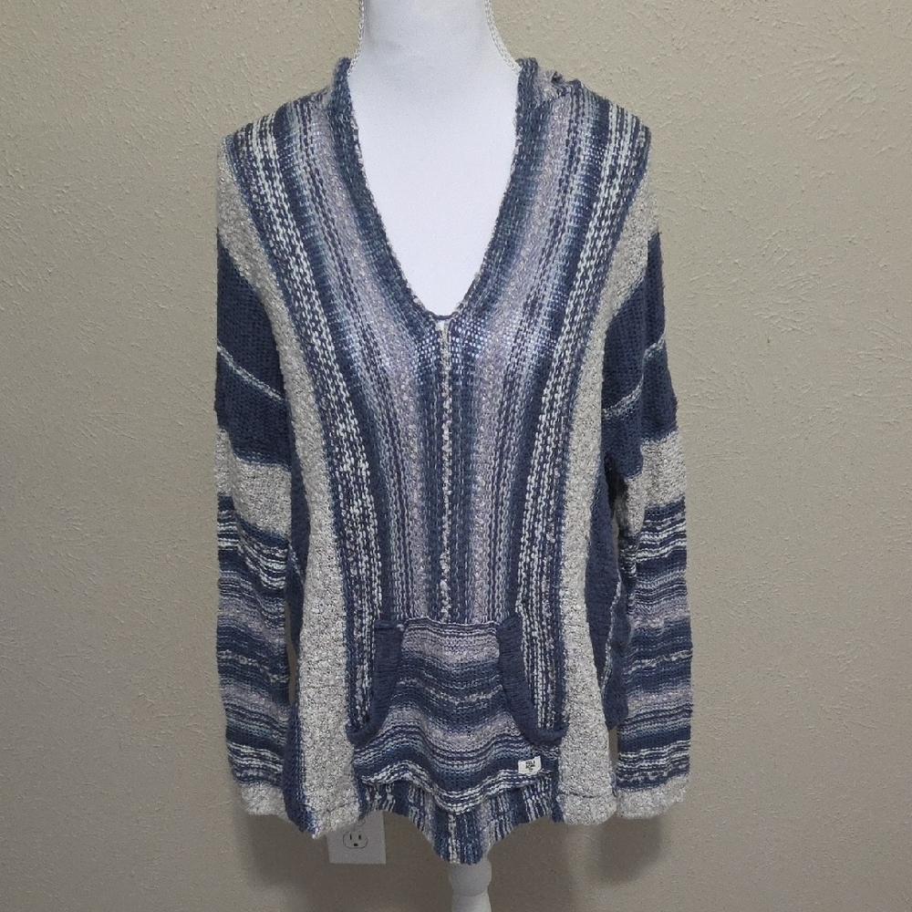 Billabong Women's V-Neck Sweater in Blue and Gray
